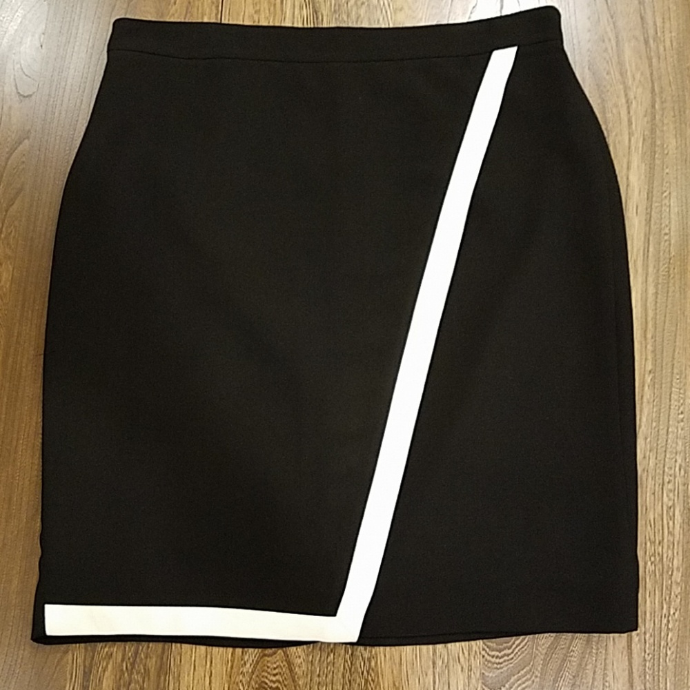 J Crew Size 10 Black and Cream Wrap Midi Skirt